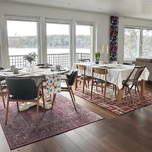  Villa The Luxurious Lakeview Near Zweden